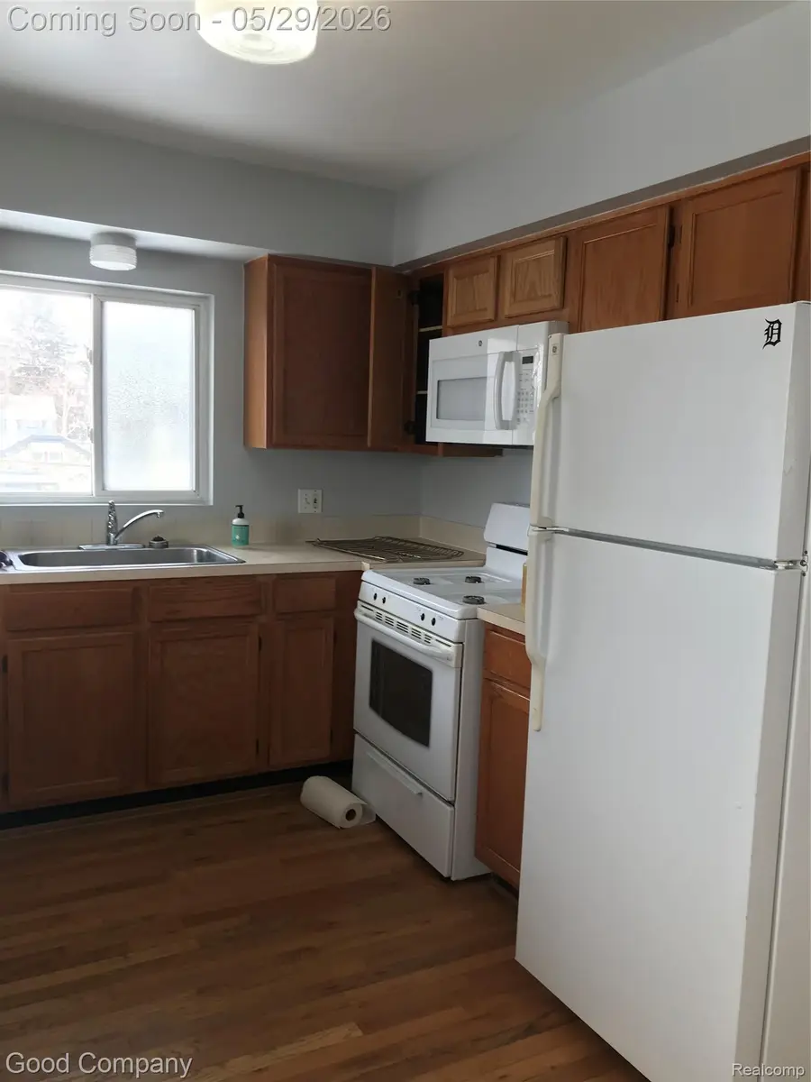 131 E Cambourne Street, Ferndale, MI 48220 - #3