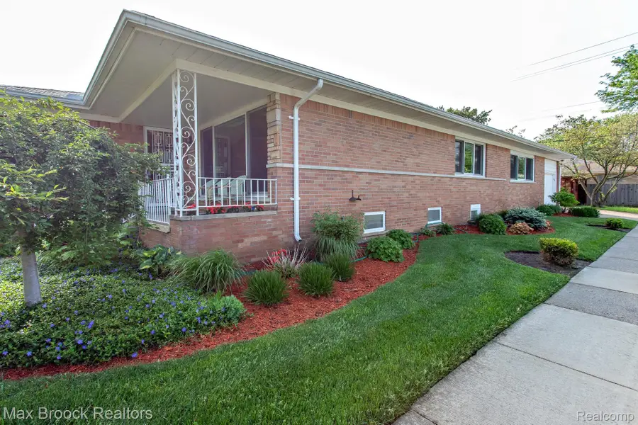 14271 Lincoln Street, Oak Park, MI 48237 - #3