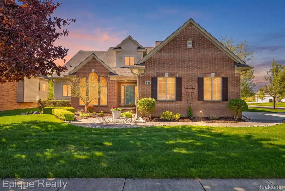 819 Pine Ridge Avenue, Oxford, MI 48371 - #1