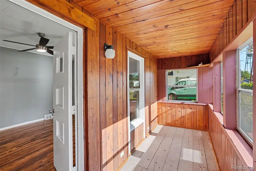 512 S Broad Street, Holly, MI 48442 - #2