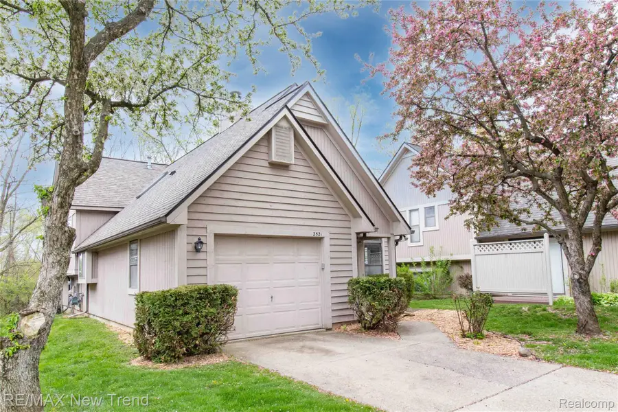 2521 Country Village Court, Ann Arbor, MI 48103 - #2