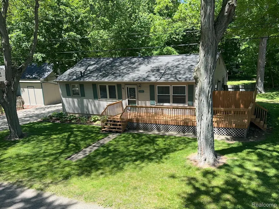 3003 Creston Avenue, Lansing, MI 48906 - #3