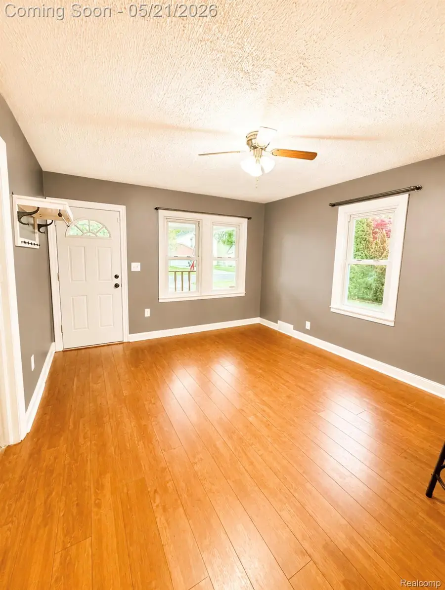 18351 Lathers Street, Livonia, MI 48152 - #3