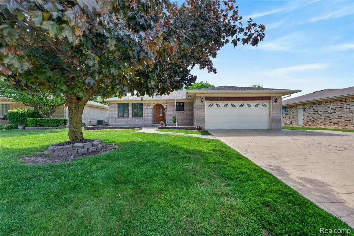 37465 Dundee Street, Sterling Heights, MI 48310 - #1