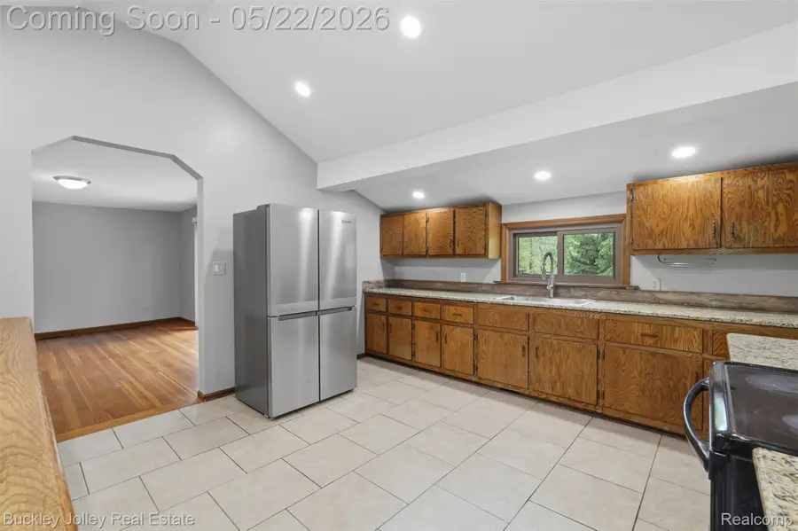 9255 Evergreen Road, Brighton, MI 48116 - #2