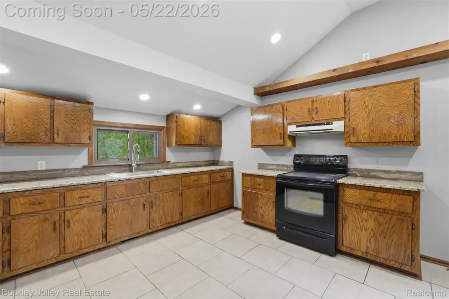 9255 Evergreen Road, Brighton, MI 48116 - #3