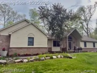 10232 Spencer Road, Brighton, MI 48114