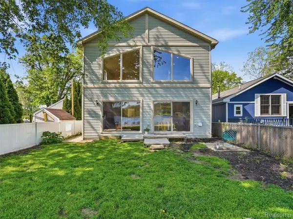8868 Tackles Drive, WhiteLake, MI 48386