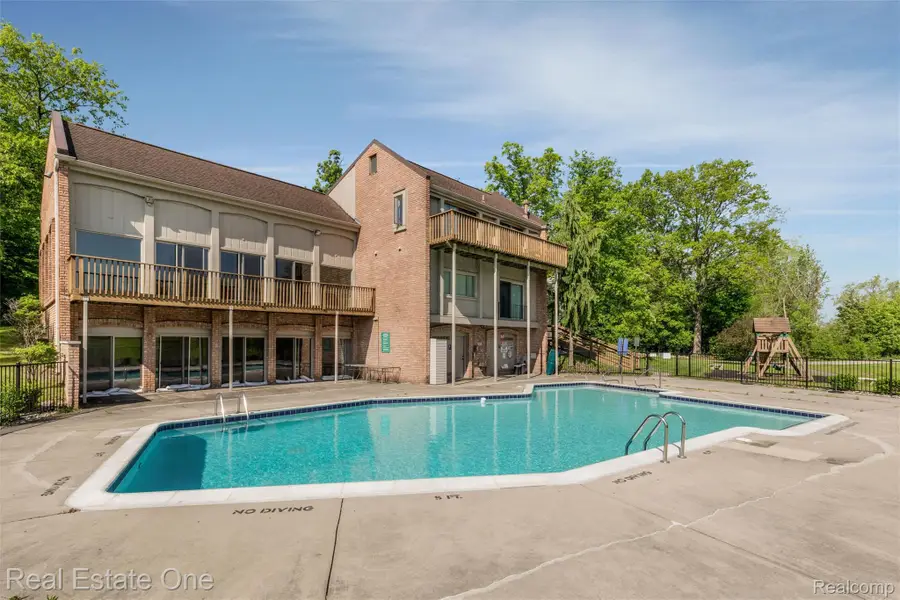 2903 Moon Lake Drive, West Bloomfield, MI 48323 - #2