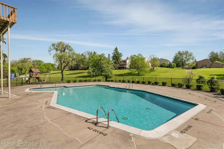 2903 Moon Lake Drive, West Bloomfield, MI 48323 - #3