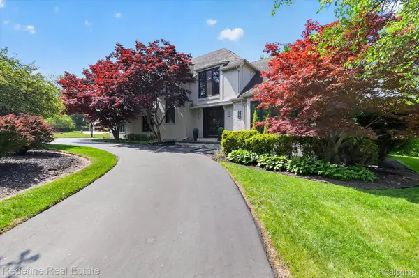 4296 Barcroft Way, WestBloomfield, MI 48323