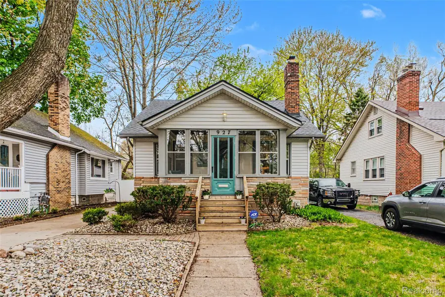 927 N Maple Avenue, Royal Oak, MI 48067 - #2