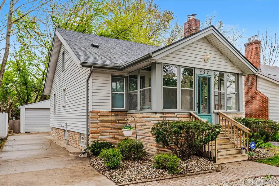 927 N Maple Avenue, Royal Oak, MI 48067 - #3