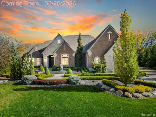 2475 Creekside Court, Rochester, MI 48306