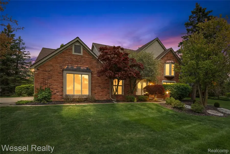 3368 Salem Drive, Rochester Hills, MI 48306 - #2