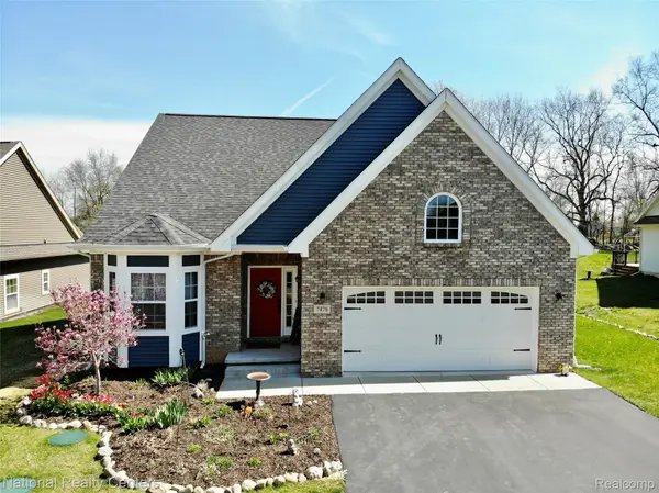 7478 Village Court #27, Davisburg, MI 48350