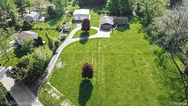 2572 Ridge Road, WhiteLake, MI 48383
