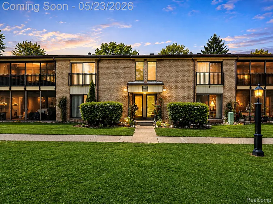 18451 University Park Drive, Livonia, MI 48152 - #2
