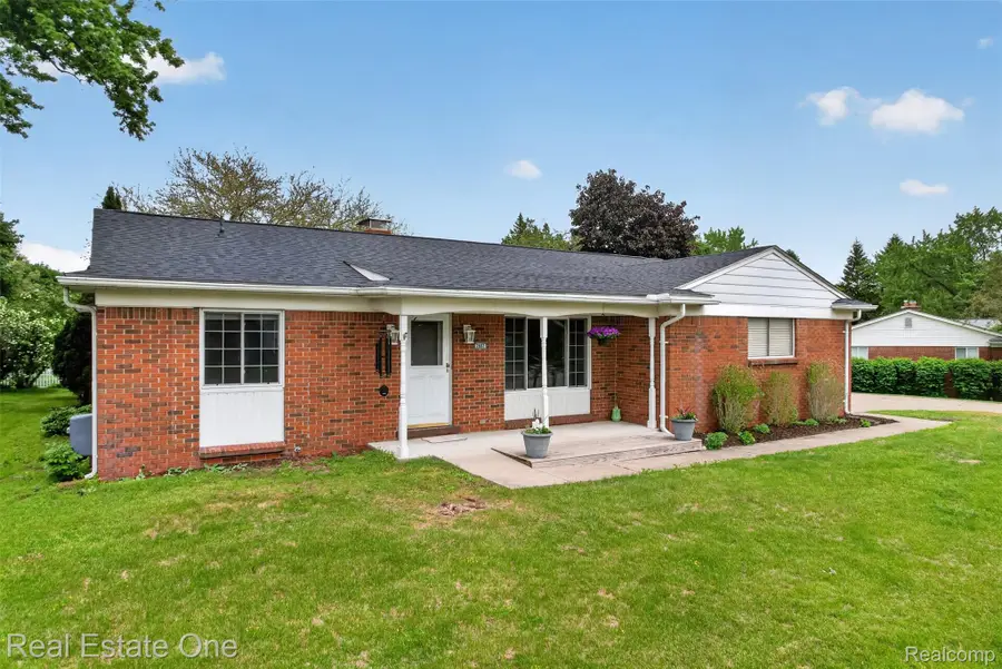 2802 Costa Mesa Road, Waterford, MI 48329 - #2