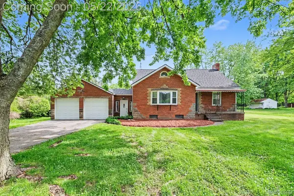 1093 W Maple Avenue, Flint, MI 48507