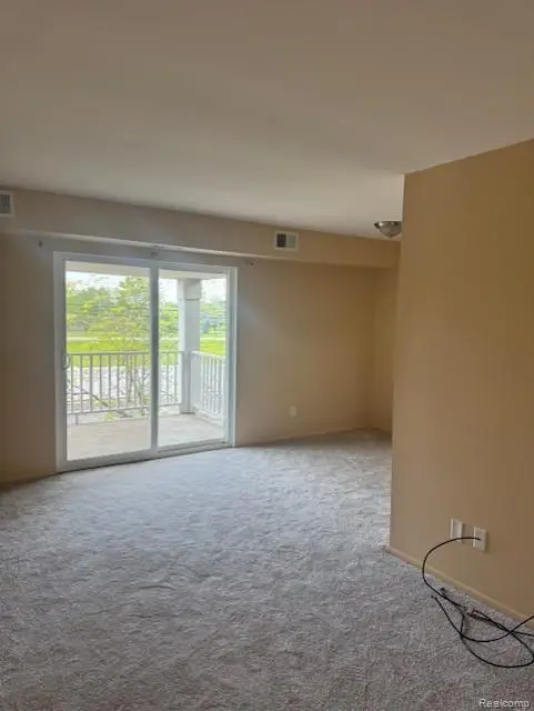 2100 Fort Street #H-5, Trenton, MI 48183 - #3