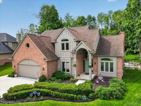 16397 Sherwood Lane, Northville, MI 48168