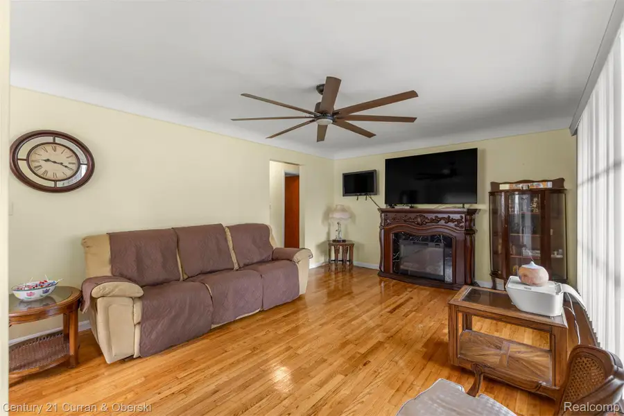 26657 W Chicago, Redford, MI 48239 - #3
