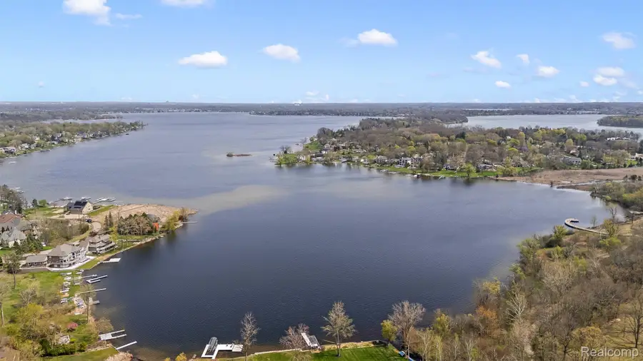2745 Lari Court, West Bloomfield, MI 48324 - #3