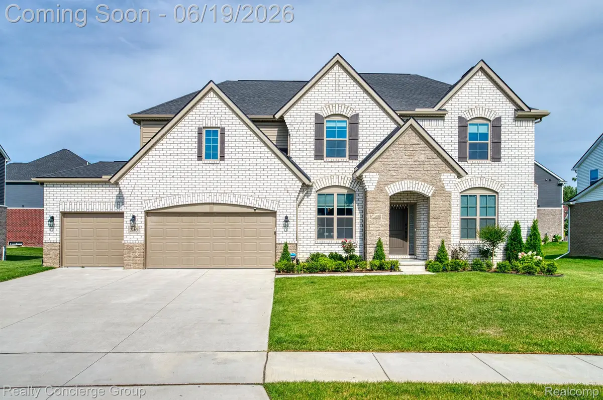 2165 Memorial Lane, Rochester, MI 48307 - #1