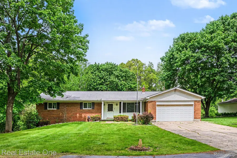 8780 Big Lake Road, Clarkston, MI 48346 - #2