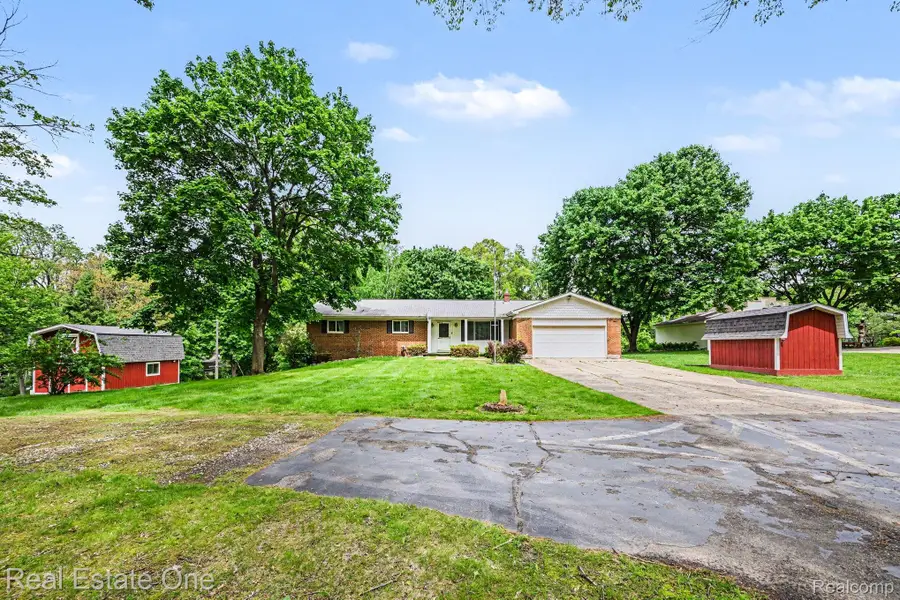 8780 Big Lake Road, Clarkston, MI 48346 - #3