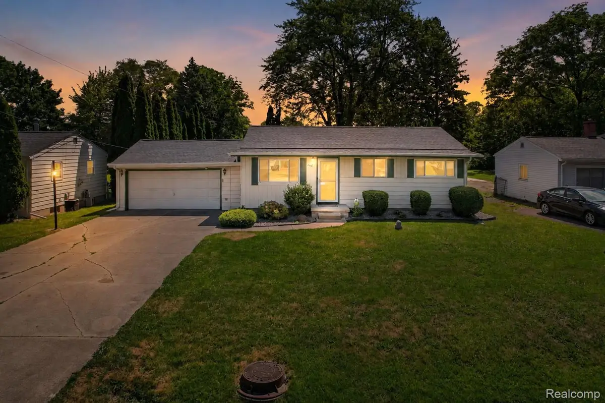 4141 Bristolwood Drive, Flint, MI 48507 - #1