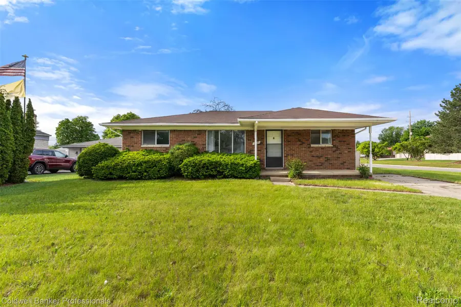 13485 Bernadette Court, Sterling Heights, MI 48313 - #2