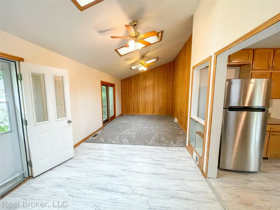 603 Vernier Road, Grosse Pointe Woods, MI 48236 - #2