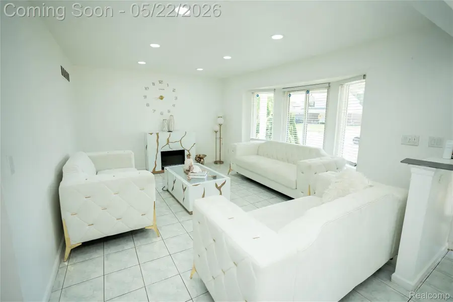 3131 Elmcrest Road, Sterling Heights, MI 48310 - #3