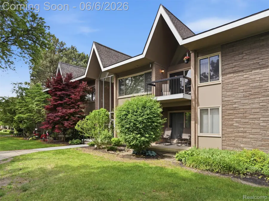 1975 Klingensmith Road #26, Bloomfield, MI 48302 - #2