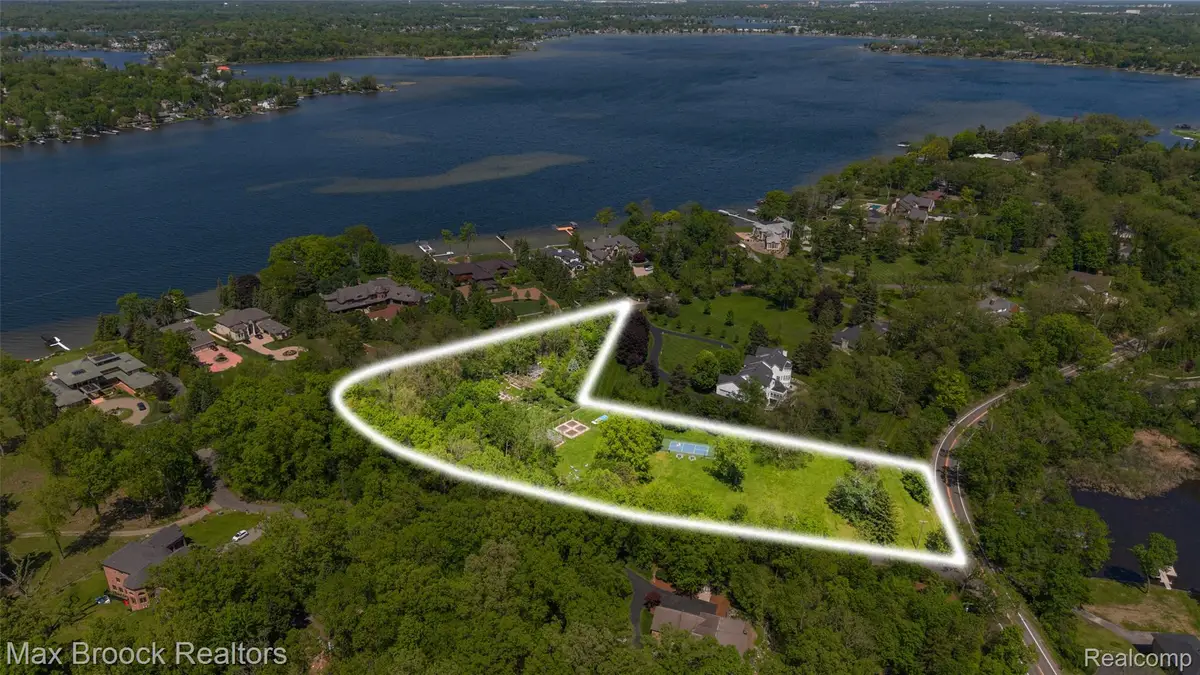 4785 Dow Ridge Road, Orchard Lake Village, MI 48324 - #1