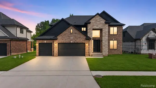 18901 Via Firenze Drive, Macomb, MI 48044