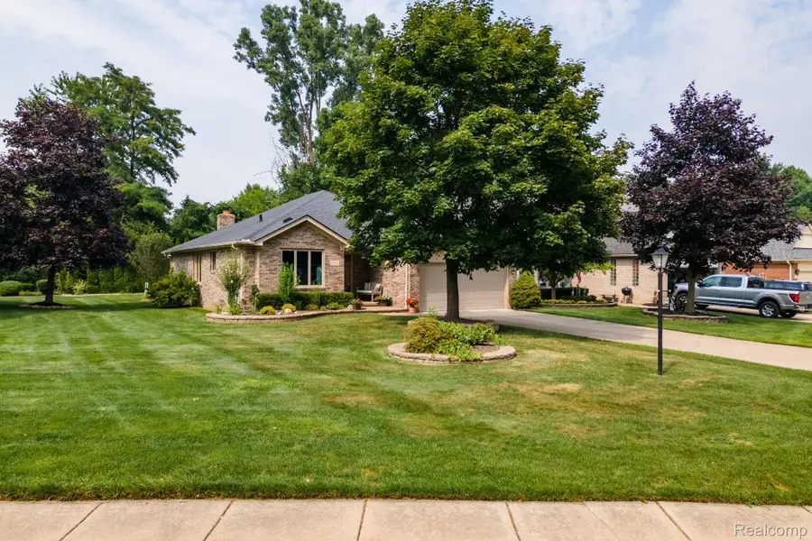 6821 Carriage Creek Drive, Washington, MI 48094 - #2