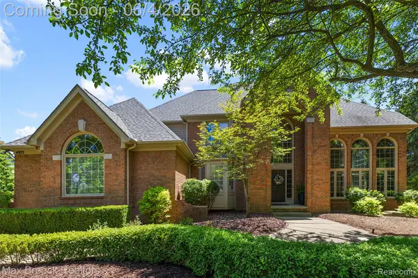 4975 Crestone Way, Rochester, MI 48306