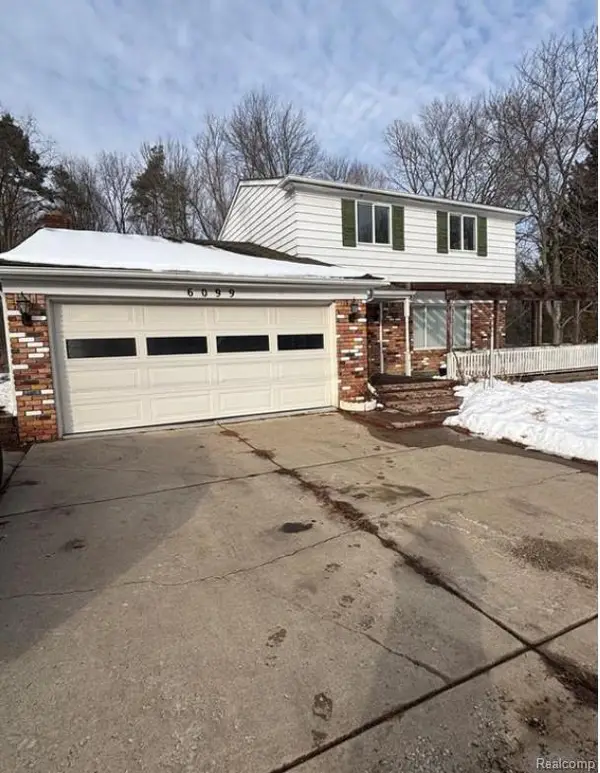 6099 Brookwood Drive, Burton, MI 48509