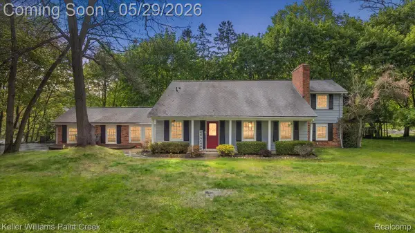 5795 Thorny Ash Road, Rochester, MI 48306