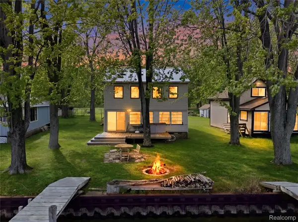6556 Dickinson Island, Algonac, MI 48001