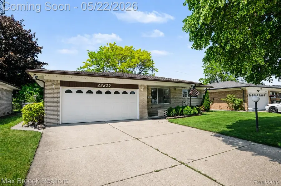 28829 Flanders Avenue, Warren, MI 48088 - #2