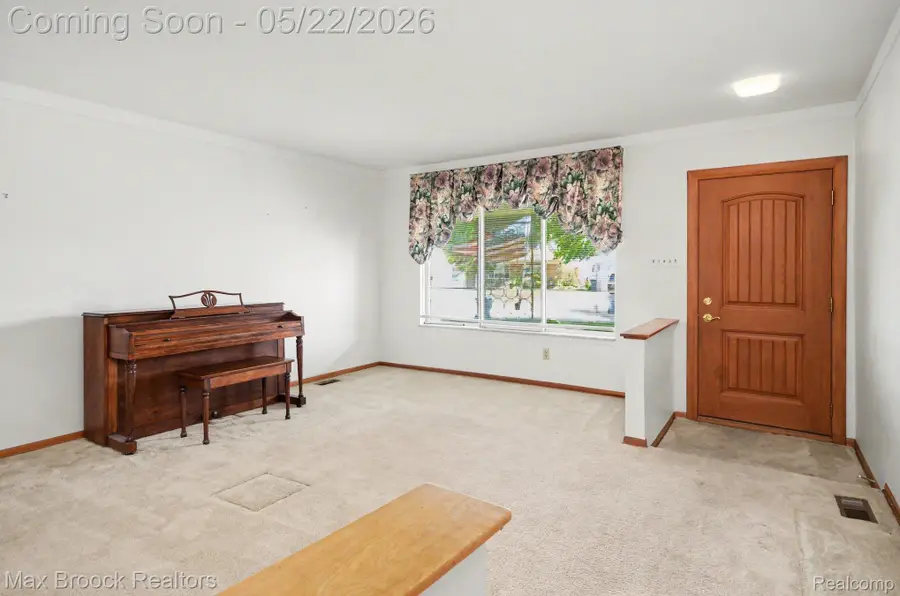 28829 Flanders Avenue, Warren, MI 48088 - #3