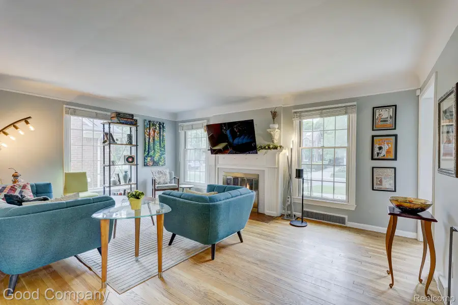 10074 Lincoln Drive, Huntington Woods, MI 48070 - #2