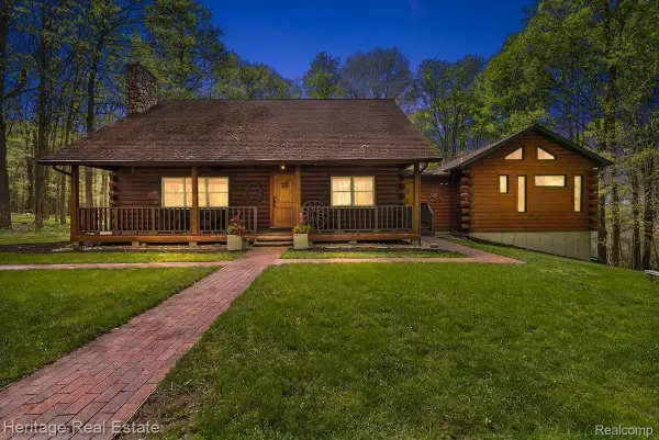 51323 County Road 215 Road, Lawrence, MI 49064