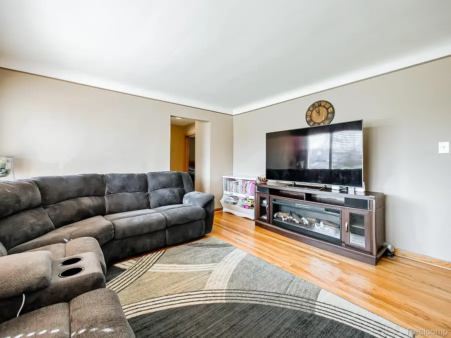 8634 Allen Road, Allen Park, MI 48101 - #2