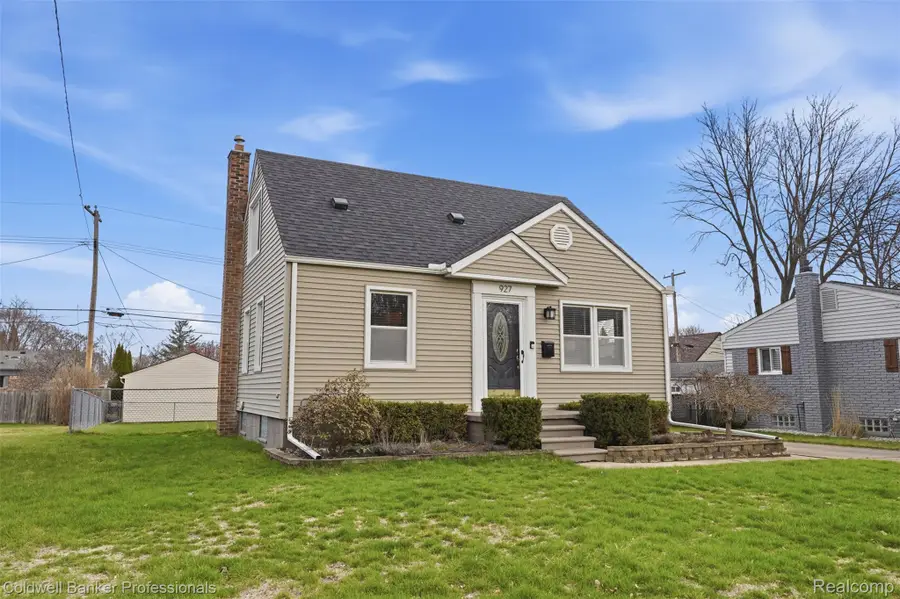 927 Montrose Avenue, Royal Oak, MI 48073 - #2