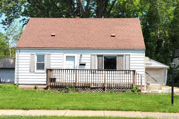 22703 Ridgeway Street, StClairShores, MI 48080